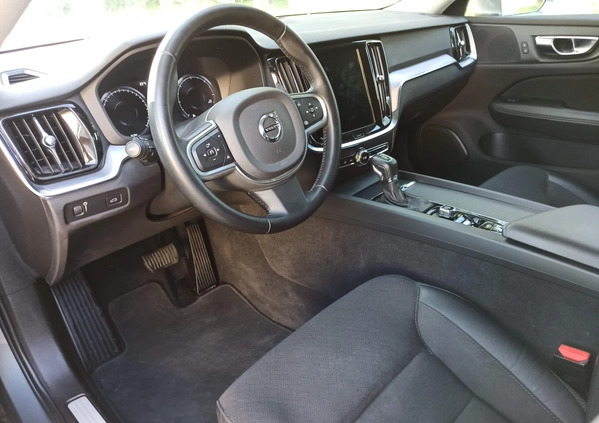 Volvo V60 cena 92900 przebieg: 60000, rok produkcji 2019 z Radom małe 781